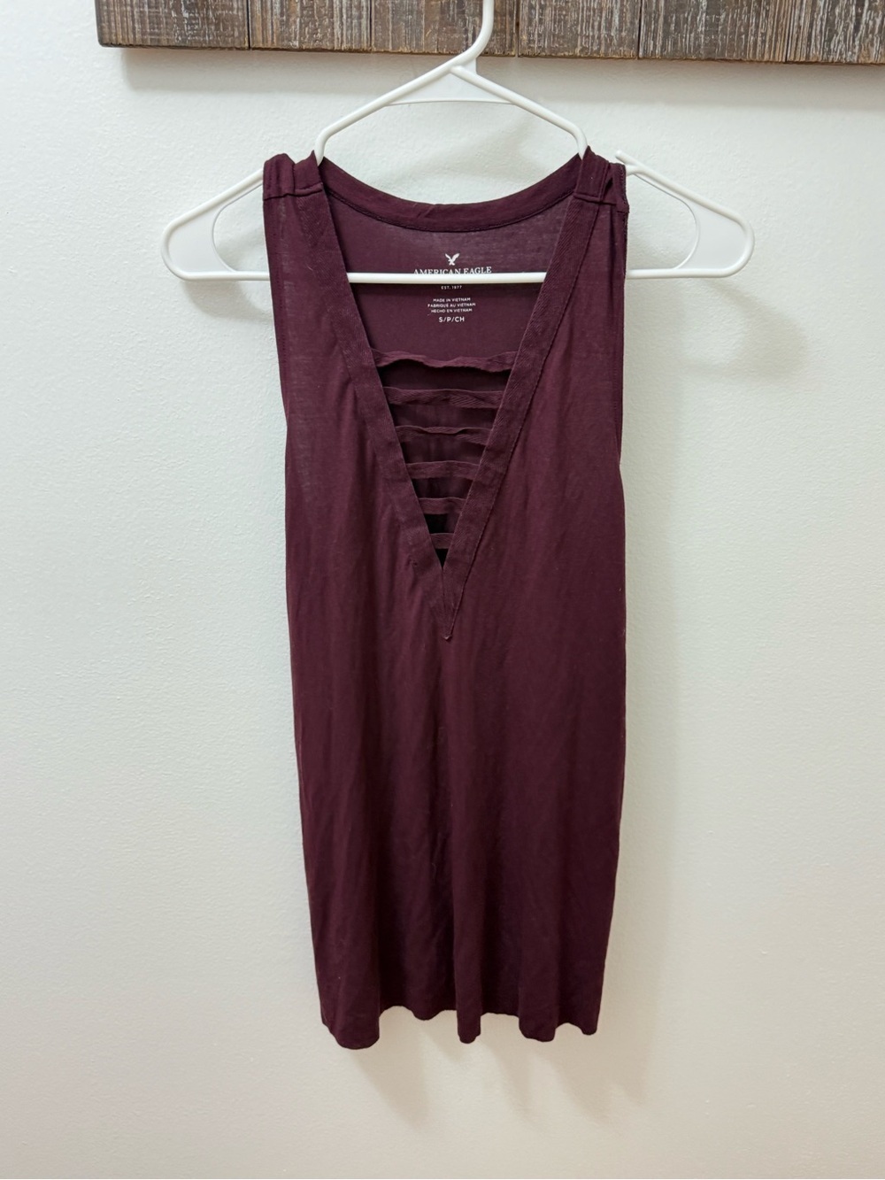 American Eagle Outfitters Sleeveless V-Neck Tank